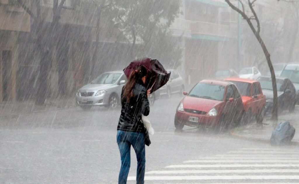 Lluvias y vientos fuertes se esperan para este martes en Tabasco: IPCET