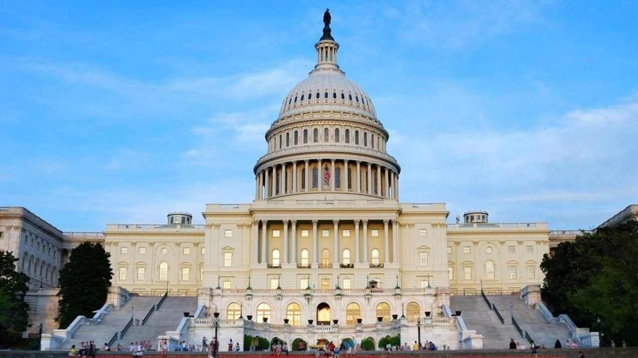 Alerta en el Capitolio de Estados Unidos por la presencia de un atacante armado
