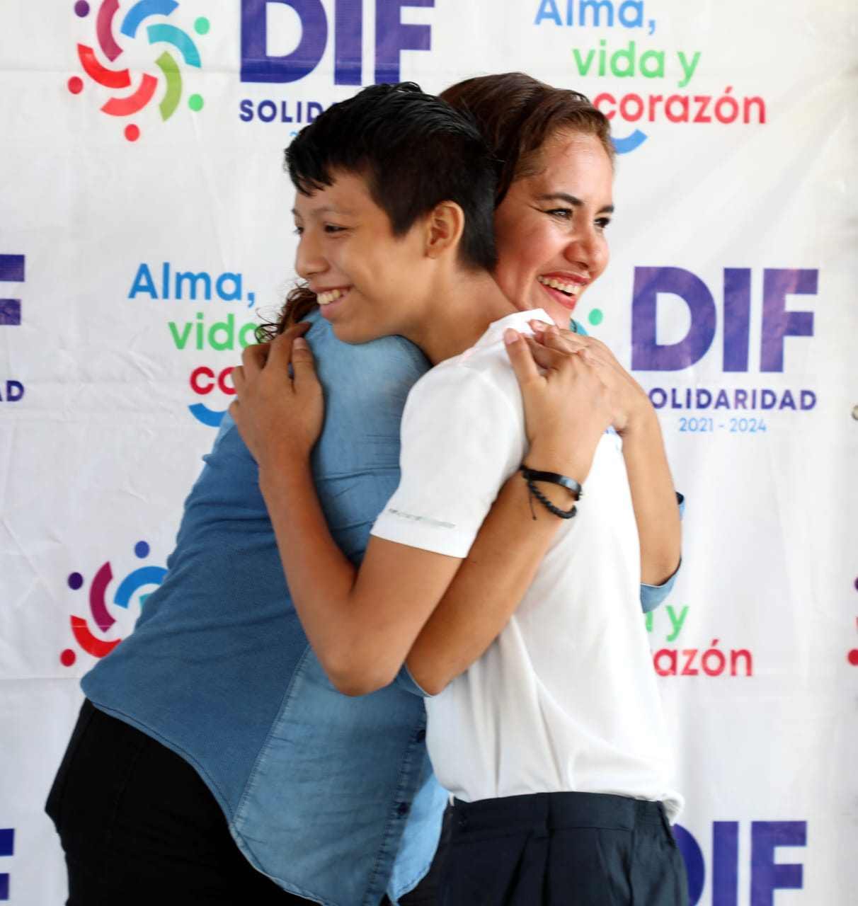 Fomentando la Educación de Jóvenes Vulnerables: DIF Solidaridad en Acción