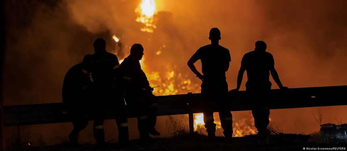 Grecia afronta su peor incendio registrado en la UE