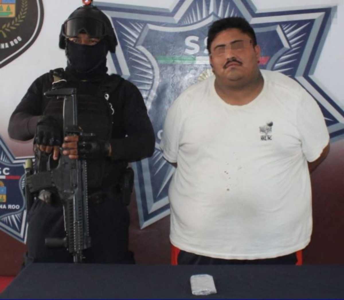 Taxista en Cancún Detenido tras Insultar y Agredir a Agentes de Policía