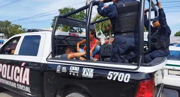 Aprehendida Pareja Cometiendo Robo en Supermercado de la Región 248 de Cancún