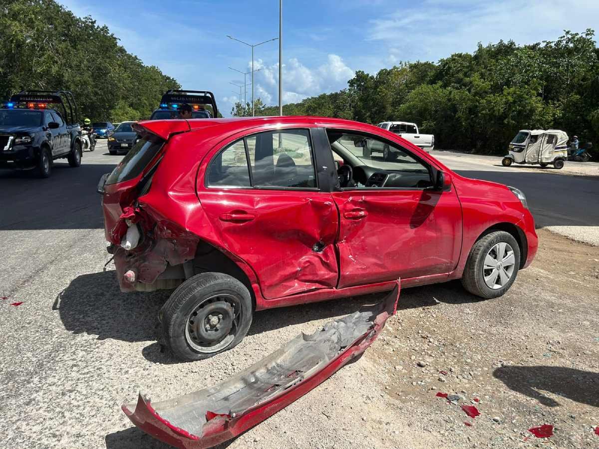 Caos en la Carretera hacia El Tintal: Aparatoso Choque en Playa del Carmen
