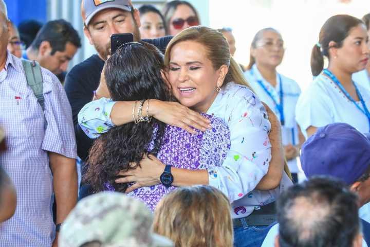 Lili Campos Inaugura Nuevas Instalaciones de Salud y Ofrece Cartillas de Salud Municipales