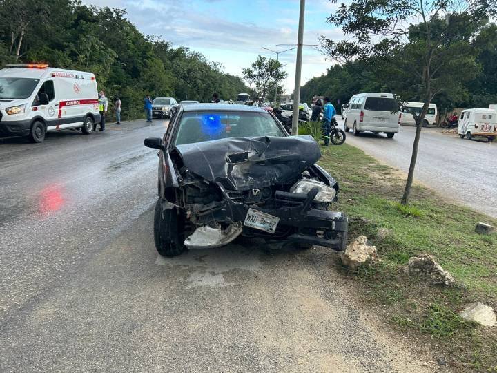 Accidente en Playa del Carmen: Colisión de Mototaxi con Automóvil Deja a una Mujer Herida