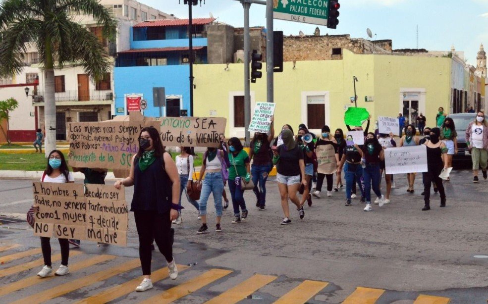 Cazarín continúa sin escuchar a feministas