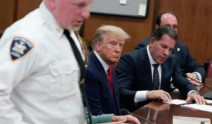 Donald Trump Vuelve a Tribunal tras Reproche del Juez