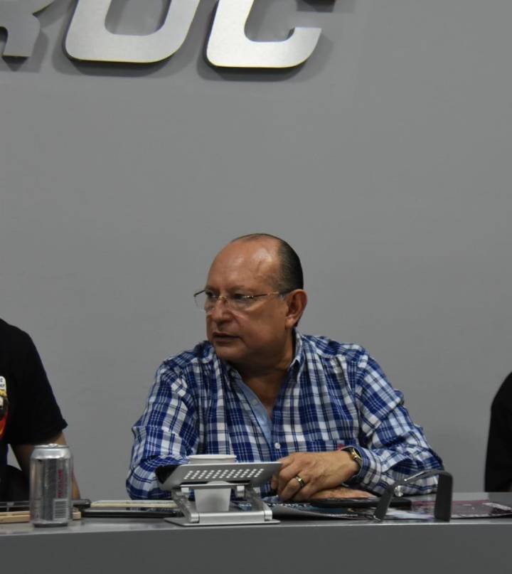 El huracán 'Otis' impulsa un éxodo de trabajadores turísticos de Guerrero hacia Cancún