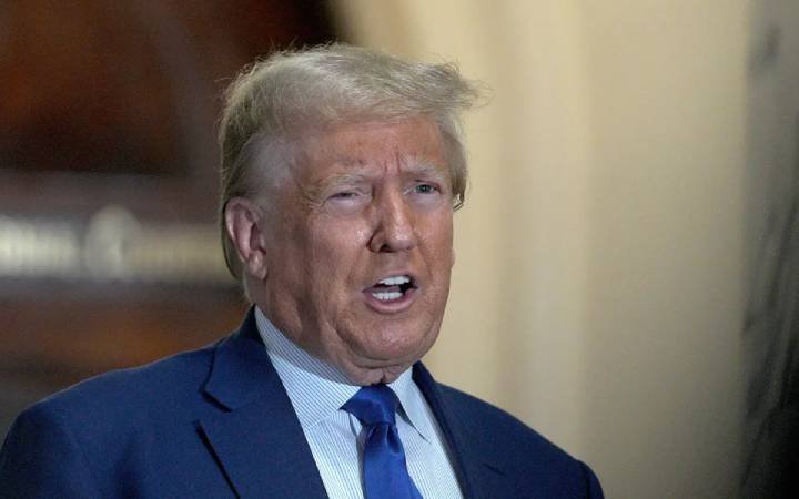 Trump Acusa a Biden de Provocar Ataques a Israel y Anuncia Planes para Sanciones en Oriente Medio