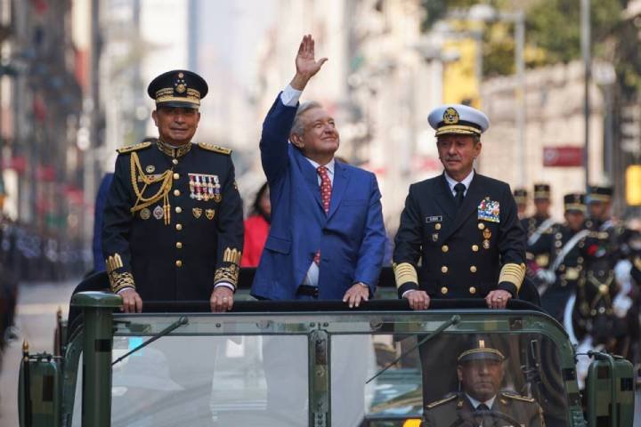 AMLO Enaltece el Papel Protector del Gobierno y las Fuerzas Armadas para Salvaguardar la Paz en México