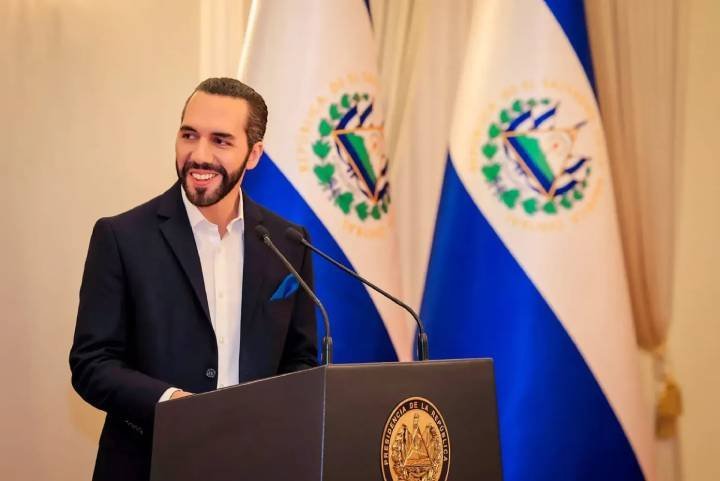 Desafiante reacción de Bukele a Petro tras el éxito de Milei: "Ahora exprésalo sin derramar lágrimas"