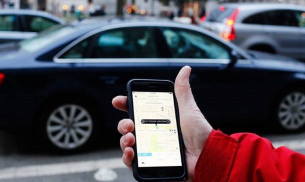 Elogian nuevas app de taxis anta falta de servicios locales