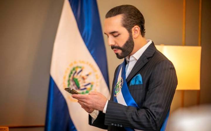 Estrategia Anti-Delincuencia y Crecimiento Económico: El Enfoque de Nayib Bukele en El Salvador