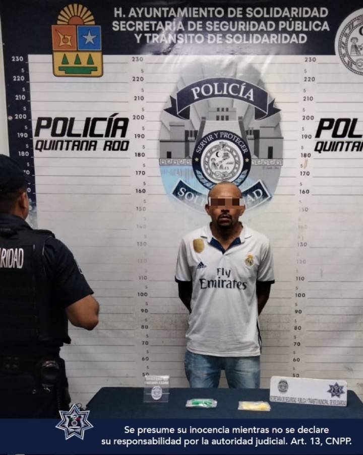 Exitosa Intervención Policial en Playa del Carmen: Recuperación de Motocicleta Robada y Arresto por Posesión de Sustancias Ilicitas