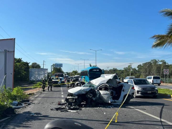 Tragedia en la Carretera Playa del Carmen-Cancún: Un Fallecido y Cuantiosos Daños