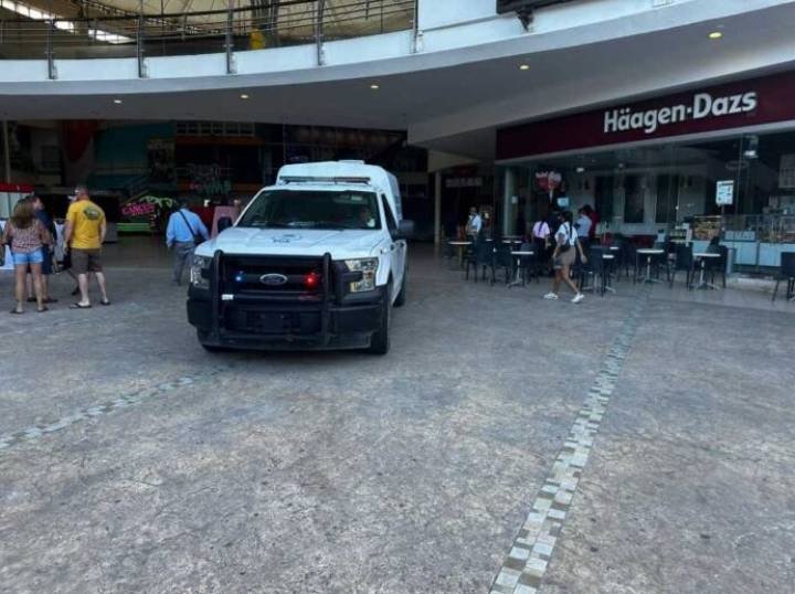 Trágico Hallazgo en Cancún: Misteriosa Muerte en Plaza Forum