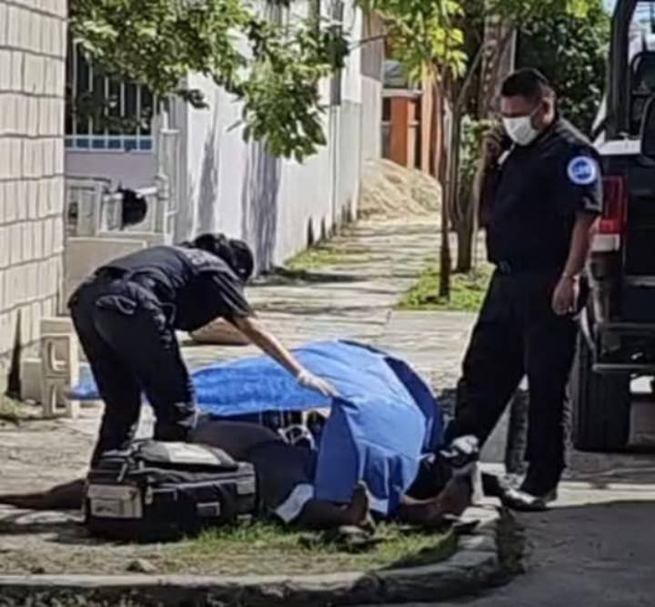Trágico Suceso en Colonia Inviqroo: Hombre Fallece en la Vía Pública