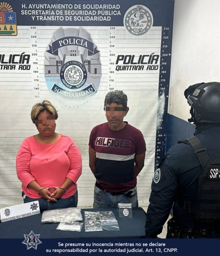 Capturados en Flagrancia: Incautación de Drogas en Operativo Policial en Playa del Carmen