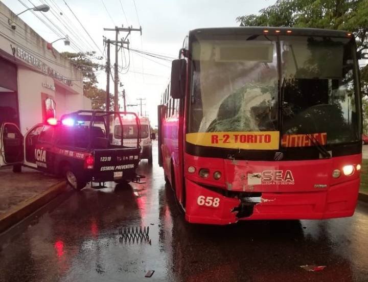 Colisión Impactante entre Vehículos en Cancún