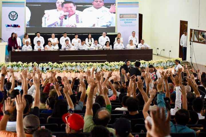 Luis Herrera Quiam presenta avance de resultados en la Segunda Asamblea General Ordinaria del Sindicato de Taxistas “Lázaro Cárdenas del Río”