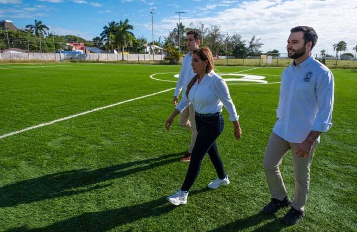 Renovación de Complejo Deportivo Bicentenario en Chetumal