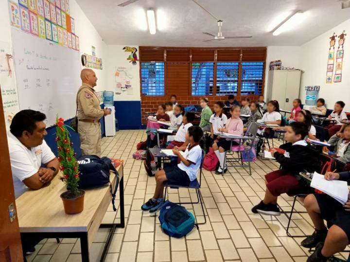 Villa Navideña: Un Regalo Festivo para Todos