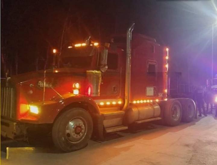 Misterioso Robo de Valiosa Carga: Plataforma de Tráiler con Varillas de Gran Peso Desaparece en Felipe Carrillo Puerto