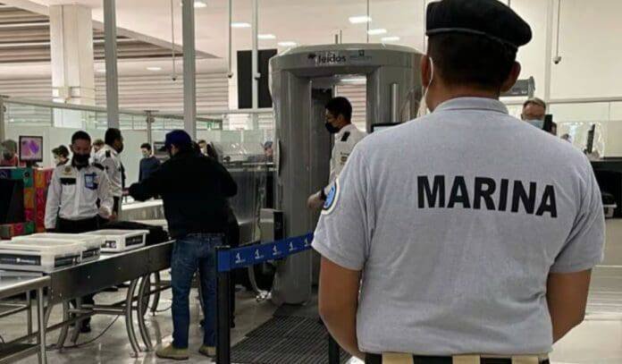 Aprehendido en el AICM individuo aleman con 4.61 kilogramos de morfina en su maleta