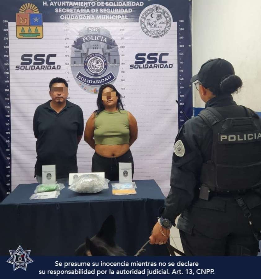Intervención Policial en Playa del Carmen Resulta en la Detención de Dos Individuos por Posesión de Sustancias Ilícitas