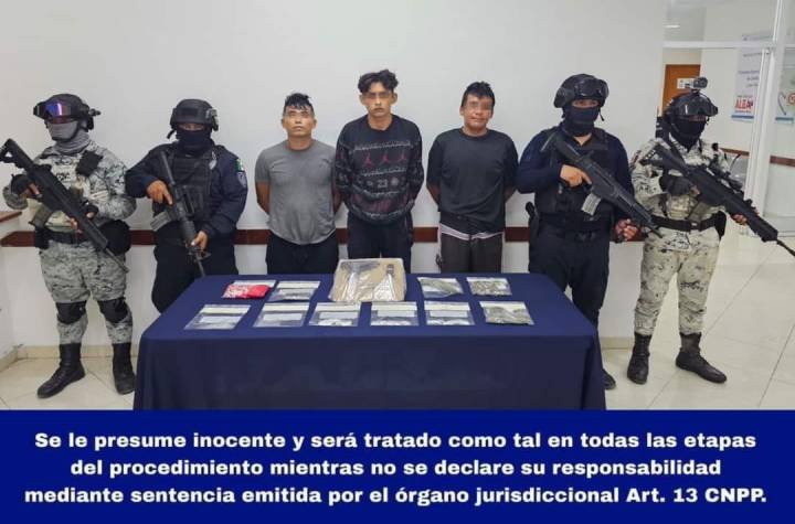 Jóvenes Capturados con Armas y Drogas en Cozumel