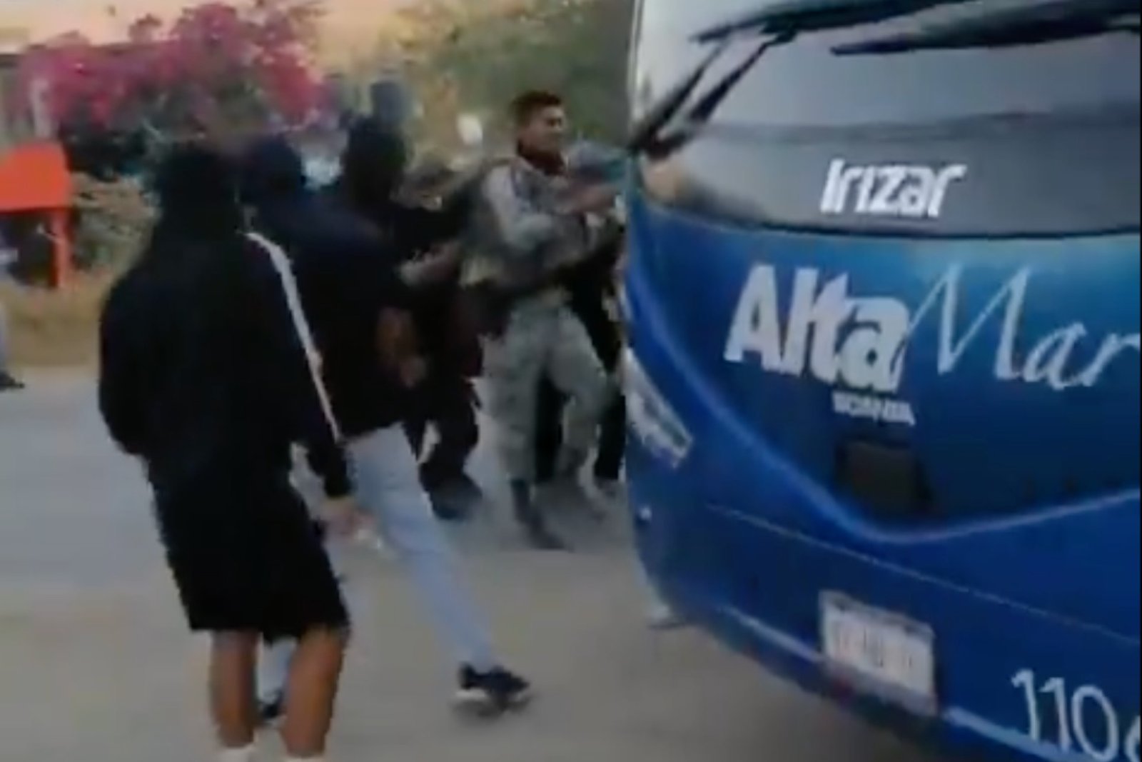 Liberan a agentes retenidos de la Guardia Nacional en la carretera Chilpancingo-Tixtla, Guerrero