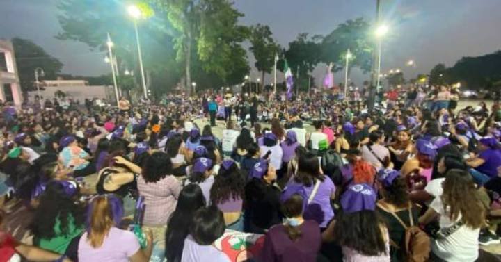 Protestas por el Día Internacional de la Mujer se salen de control en Cancún y Playa del Carmen