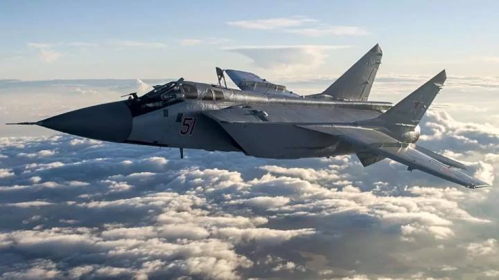 Tragedia en el Aire: Avión Militar Ruso se Estrella con 15 Personas a Bordo