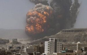 Ataques Aéreos de EE. UU y Reino Unido en Yemen Dejan 14 Muertos