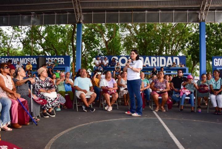 Estefanía Mercado encabeza reunión informativa del programa “Pensión para Mujeres de 60 a 64 años”