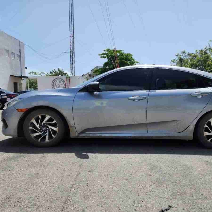 Aseguran vehículo con reporte de robo sobre el boulevard Playa del Carmen