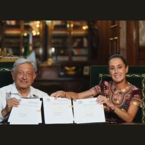 Firma decreto López Obrador en el que se reforma el Poder Judicial